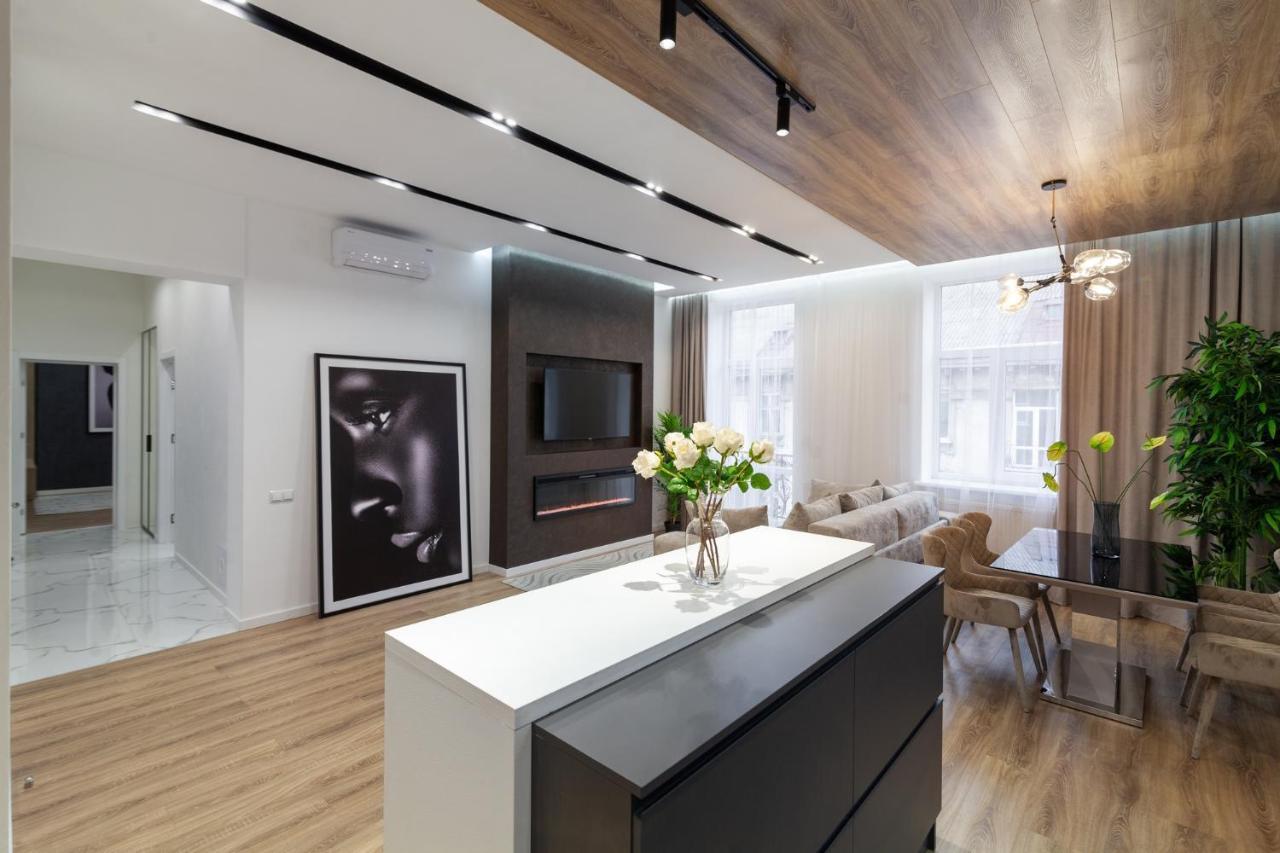 Royal Vip Apartment On Franka 14 리비프 외부 사진